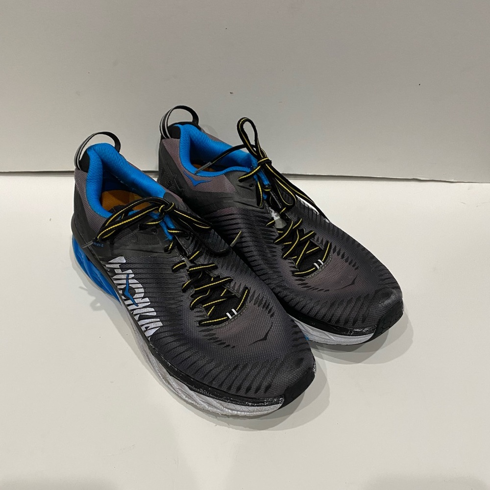 Hoka one one arahi 2 shoes